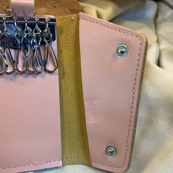 NWOT Handmade leather key keychain organizer - Picture 4 of 14